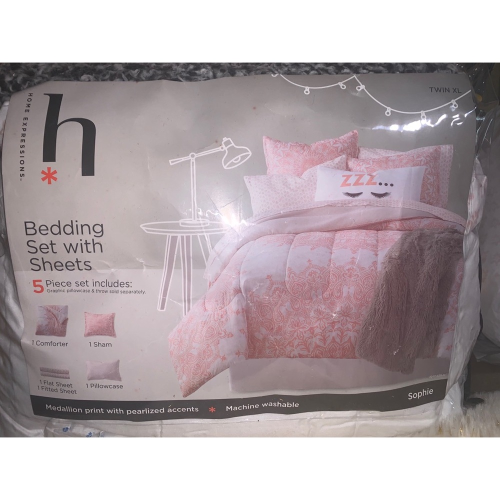 College Dorm Set